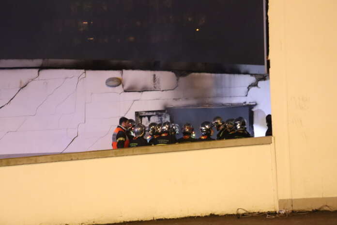 INCENDIE DU BOWLING : LES POMPIERS TOUJOURS SUR LES LIEUX - Rennes ...