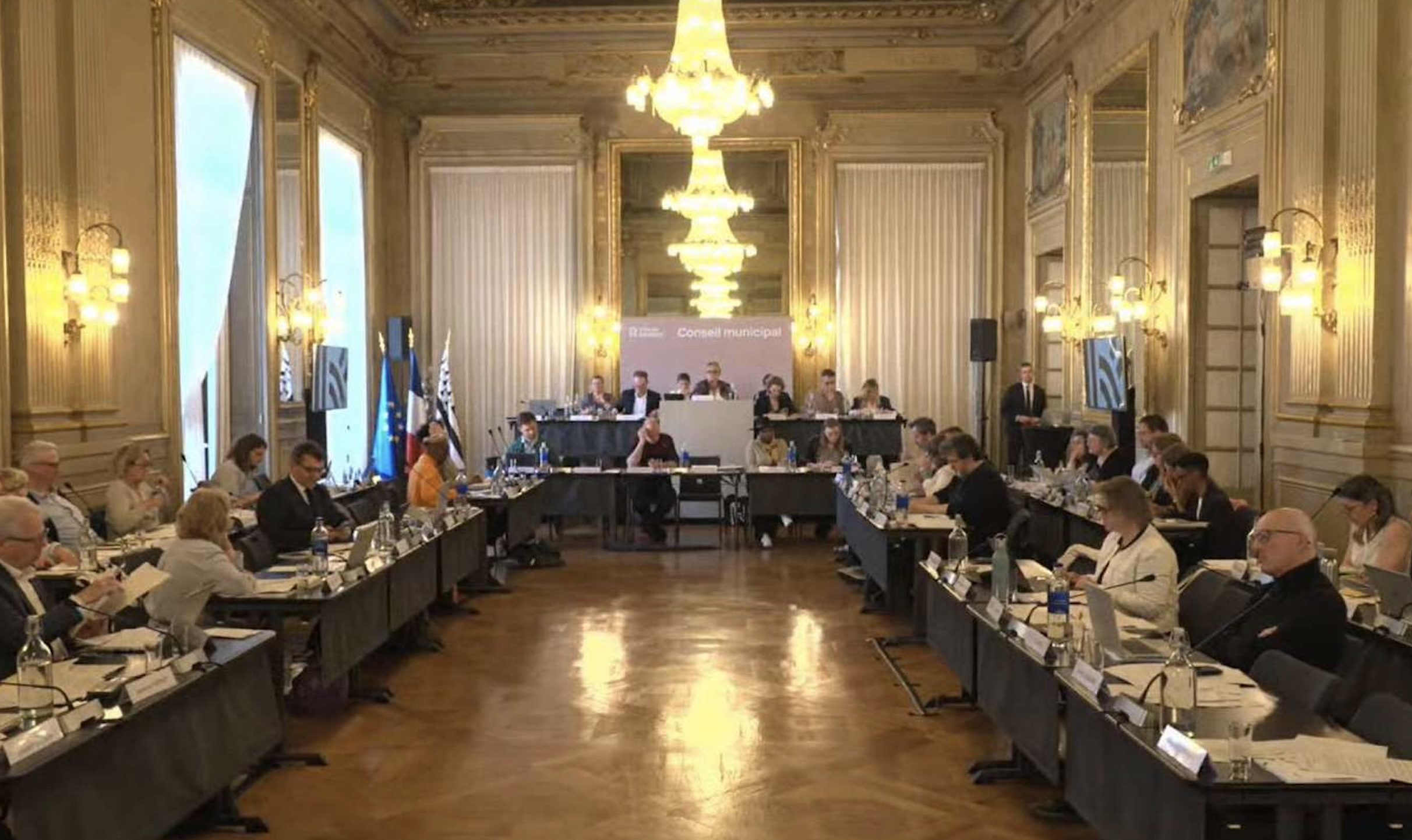 un premier conseil municipal sous tension budgétaire mais sans renoncer à investir