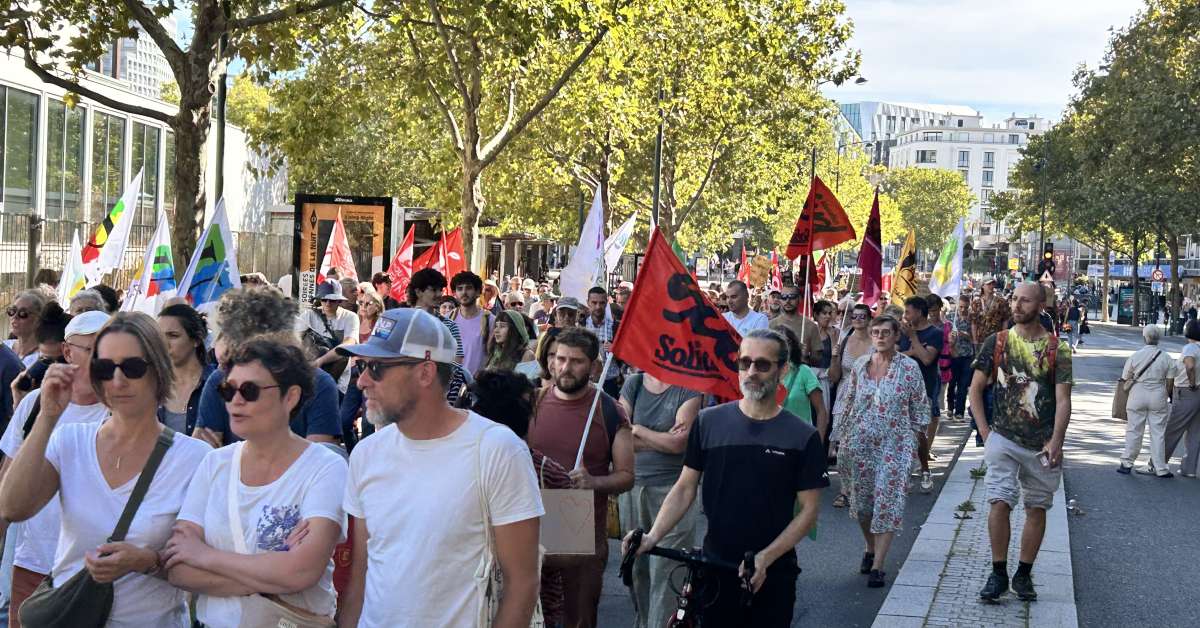 5 000 personnes dans la rue pour « le climat, le vivant, la paix...